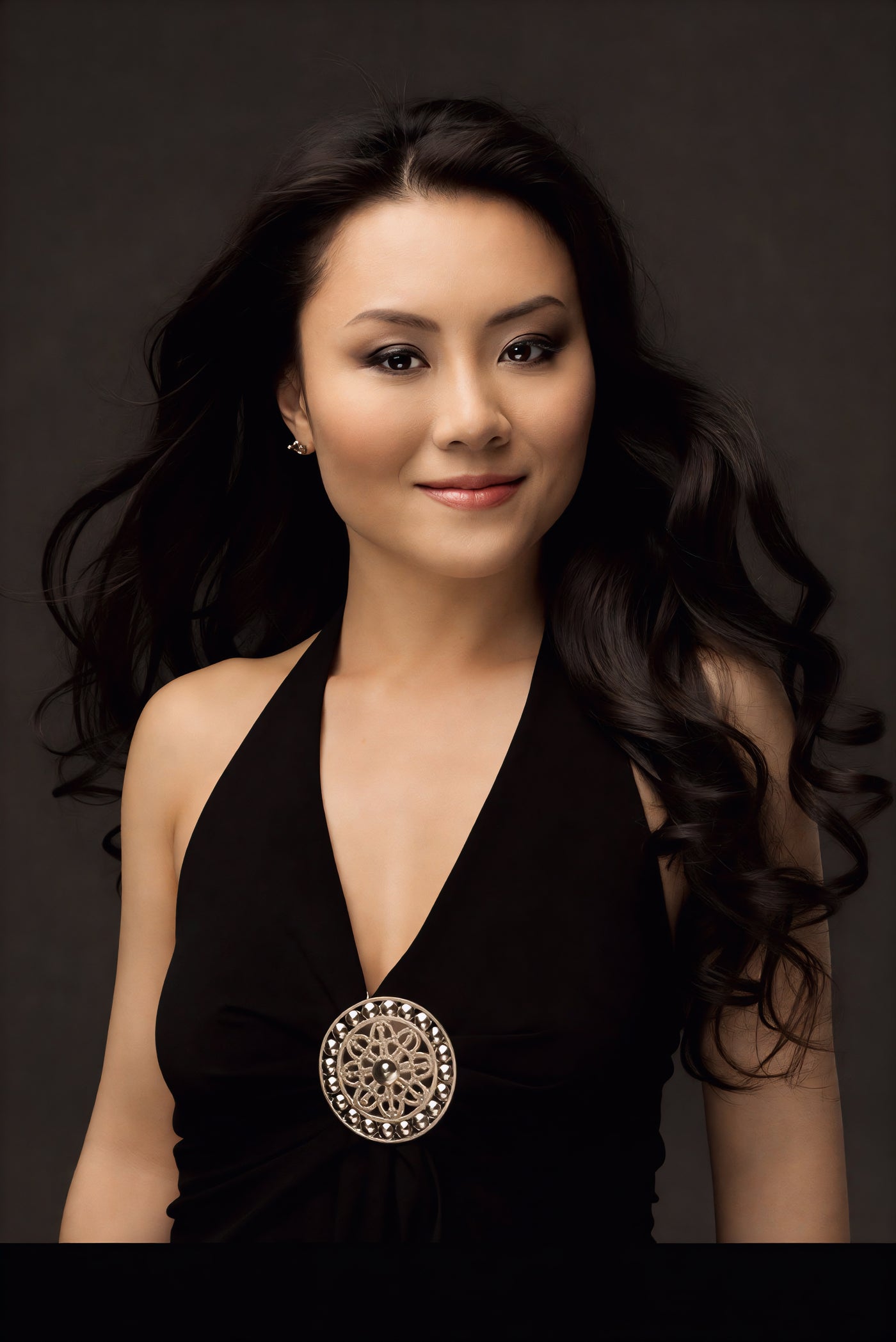 Elva Bai/柏雪)